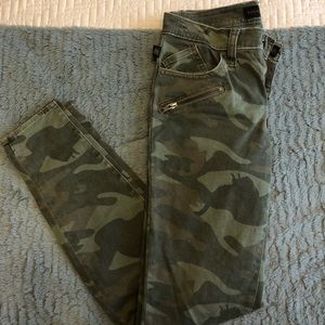 Rock & republic camo skinnys